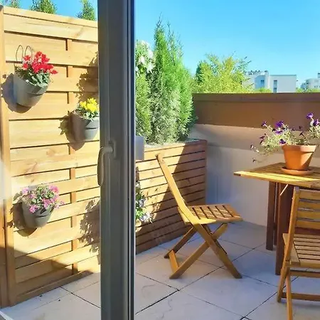 Beautiful At Geneva Airport Apartment